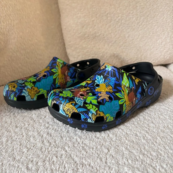 Crocs X Disney Adult Lion King Themed W7 M5 - Picture 1 of 5